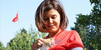 Antalyaspor, kırmızı formasını sokak hayvanlarına adadı