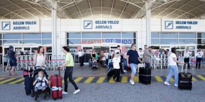 Antalya Havalimanı'nda uçak ve yolcu trafiğinde rekor kırıldı