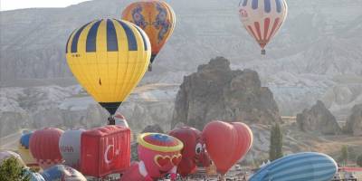 Kapadokya semaları figürlü balonlarla renklendi