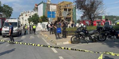 Beşiktaş'ta restore edilen yol yalısında kısmi çökme meydana geldi