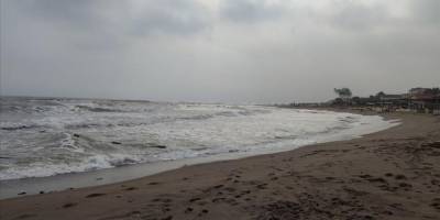 Riva'da yoğun dalga-akıntı nedeniyle bu hafta sonu denize girmek yasak