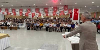 CHP’nin kongresinde herkes birbirine girdi