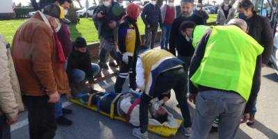 Otomobilin çarptığı kadın metrelerce fırladı