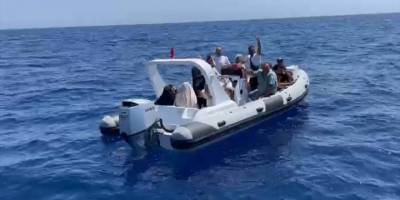 İzmir açıklarında 57 düzensiz göçmen yakalandı