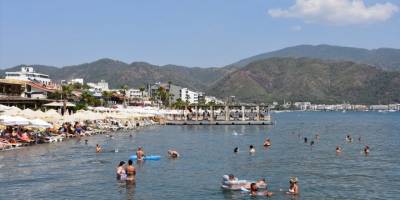 Muğla sahillerinde tatilci yoğunluğu yaşanıyor