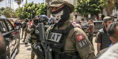 Tunus'ta yargı, eski Başbakan'ın da olduğu 12 kişi hakkında tutuklama kararı çıkardı