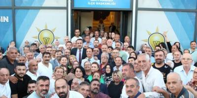 Bayraklı’da bayrak değişimi