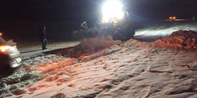 Mersin'de araçları kara saplanıp mahsur kalan Meksikalı aile kurtarıldı