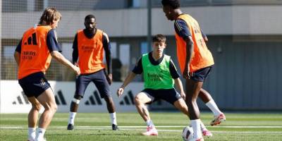 Arda Güler 2 ay sonra Real Madrid'de takımla birlikte antrenmana çıktı