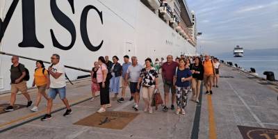 Kuşadası'na 7 kruvaziyerle 8 bin 370 turist geldi