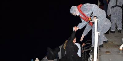 İzmir’de 71 düzensiz göçmen kurtarıldı