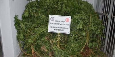 Kemalpaşa'daki uyuşturucu operasyonunda 2 kişi gözaltına alındı