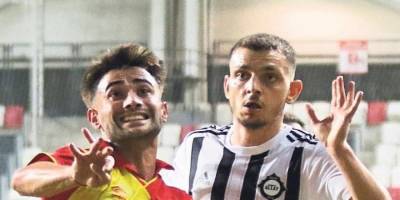 Göz-Göz duvar ördü