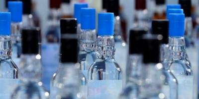 İzmir'de sahte içkiden zehirlendiği değerlendirilen bir kişi öldü