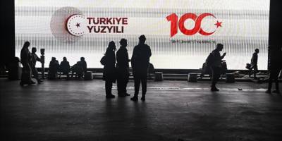 Ankara, İstanbul ve İzmir'e Cumhuriyet'in 100. yılına özel dijital dev ekranlar kuruldu