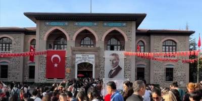 Cumhuriyet Müzesi'ni bugün 32 bin 600 kişi ziyaret etti