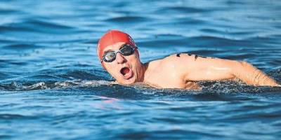 Körfez’de yüzemedi Güzelbahçe’de poz verdi