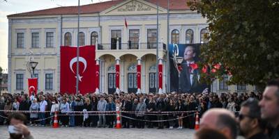 Büyük Önder Atatürk'ü anıyoruz