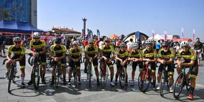 Bisiklet sevdası farklı mesleklerden sporcuları İzmir'de buluşturdu