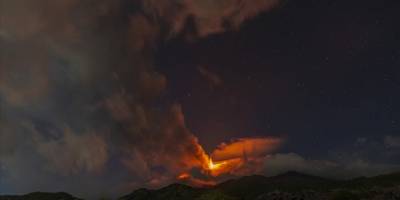 İtalya'da Etna Yanardağı yeniden faaliyete geçti