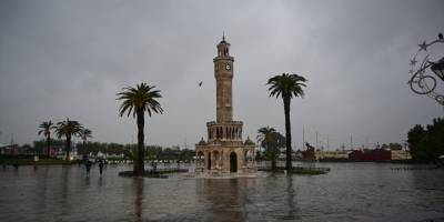 İzmir'de sağanak etkili oldu