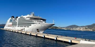 Bodrum'a sezonun son gemisi "Seabourn Encore" ile 543 yolcu geldi