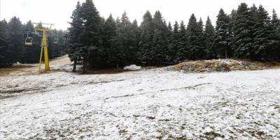 Uludağ'da mevsimin ilk karının düşmesi turizmcilerin beklentisini yükseltti