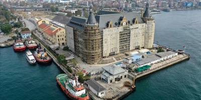 İstanbul'un sembollerinden tarihi Haydarpaşa Garı restorasyonla özgün haline kavuşuyor