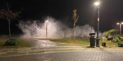 İstanbul'da fırtına hayatı olumsuz etkiliyor