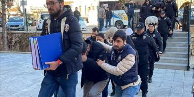 "Kargo dolandırıcılığı" operasyonunda yakalanan 11 şüpheli adliyede