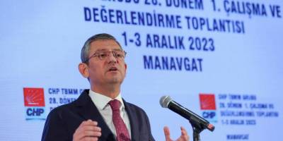 CHP Genel Başkanı Özel, partisinin Antalya'daki toplantısında konuştu