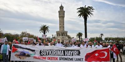 İzmir'de doktorlar Gazze için sessiz yürüyüş gerçekleştirdi