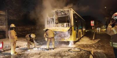 Üsküdar'da İETT otobüsünde çıkan yangın söndürüldü