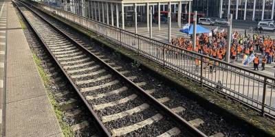 Almanya'da makinistler ve demir yolları çalışanları bir kez daha greve gidecek