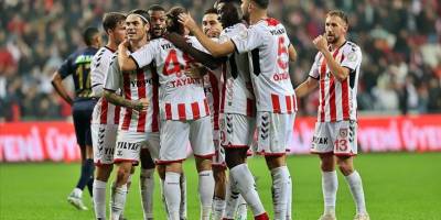 Samsunspor, Kasımpaşa'yı 4 golle geçti