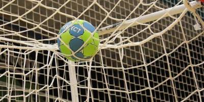 Hentbol hakemleri şiddete karşı 10 dakika geç düdük çalacak