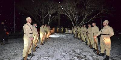 Sarıkamış şehitlerine sıfırın altında 10 derecede saygı nöbeti