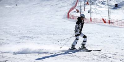 Kayak merkezlerinde en fazla kar kalınlığı 143 santimetreyle Palandöken'de ölçüldü