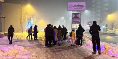 Hakkari'deki depremlerde 28 ev ve 1 ahırda çatlaklar tespit edildi