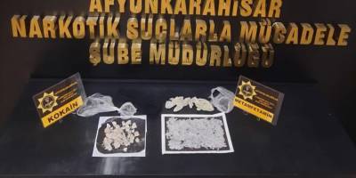 Afyonkarahisar'da uyuşturucu bulunan araçtaki 4 şüpheli gözaltına alındı