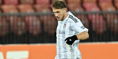 Beşiktaş, 18 yaşındaki futbolcu Semih Kılıçsoy'un sözleşmesini 2028'e kadar uzattı