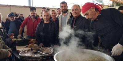 Seferihisar'daki Karadeniz Festivali'nde 1 ton hamsi dağıtıldı