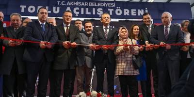 CHP Genel Başkanı Özel, Akhisar'da toplu açılış törenine katıldı