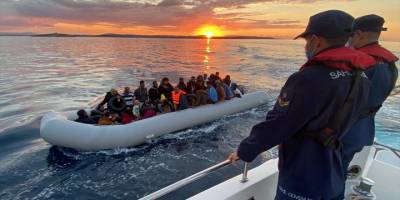 İzmir açıklarında 45 düzensiz göçmen kurtarıldı, 185 düzensiz göçmen yakalandı