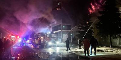 Afyonkarahisar'da beyaz eşya deposunda çıkan yangın söndürüldü