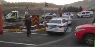 Tır ile otomobilin çarpıştığı kazada 1 kişi öldü, 3 kişi yaralandı