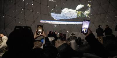 Türkiye'nin ilk astronotu Gezeravcı'yı taşıyan uzay aracının "kenetlenmesi" ilgiyle takip edildi