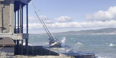Balıkesir’de hıza saatte 80 kilometreyi bulan poyraz hayatı olumsuz etkiledi