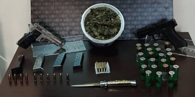 İzmir'deki silah kaçakçılığı operasyonunda 8 şüpheli yakalandı