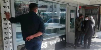 Milyonluk vurgun yaptığı iddia edilen kuyumcu polise teslim oldu